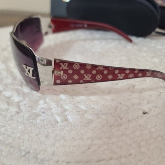 Italian Design Sunglasses - Picture 6 of 9